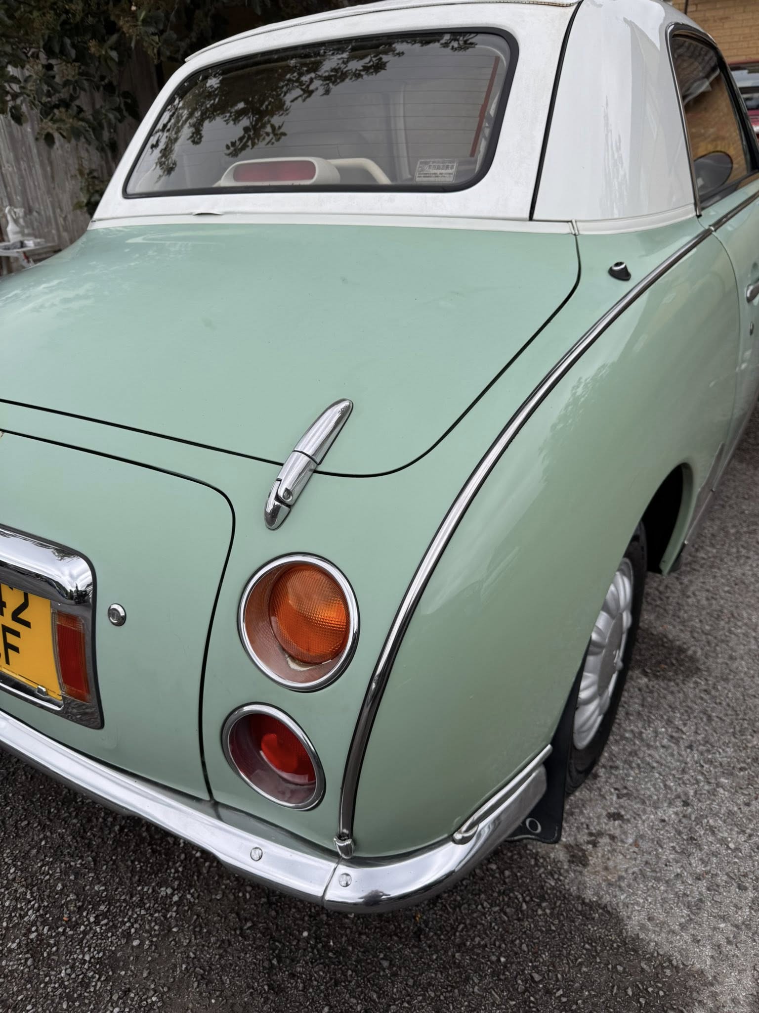 Nissan Figaro Detail